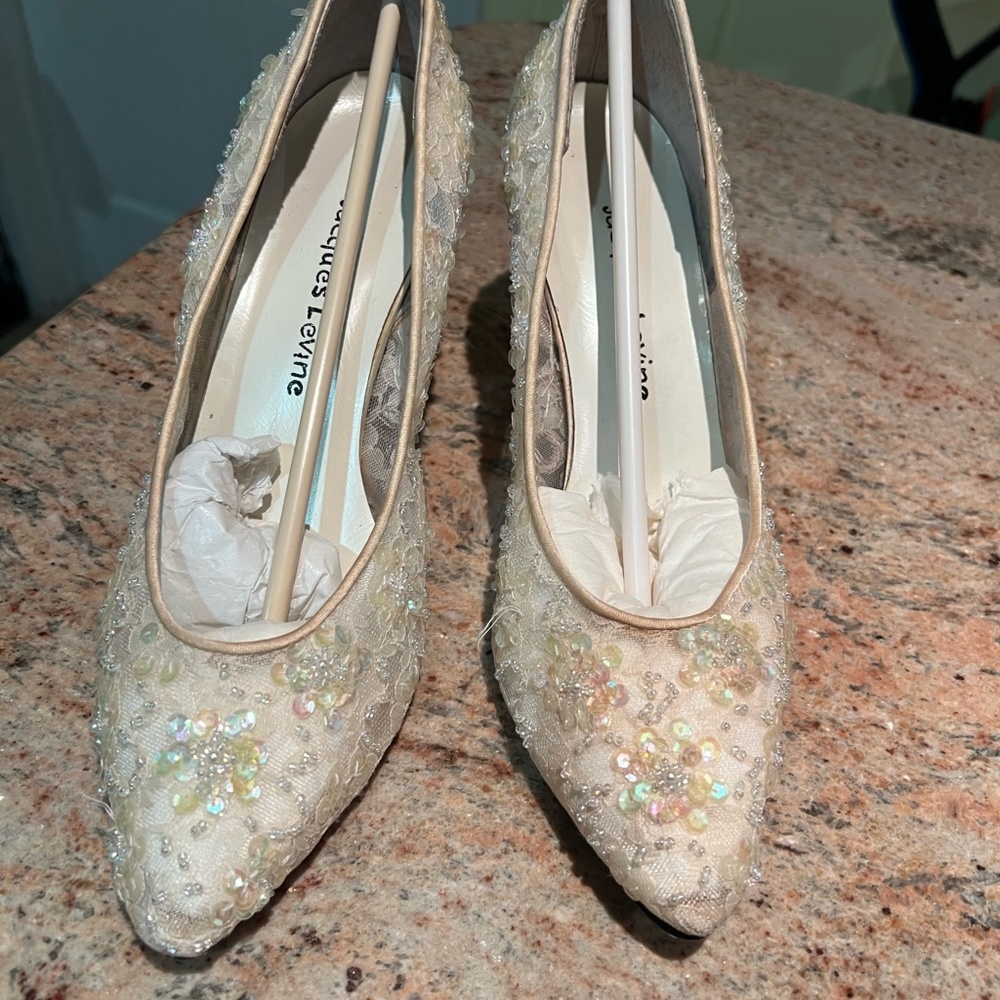 Vintage Jacques Levine Bridal Pump